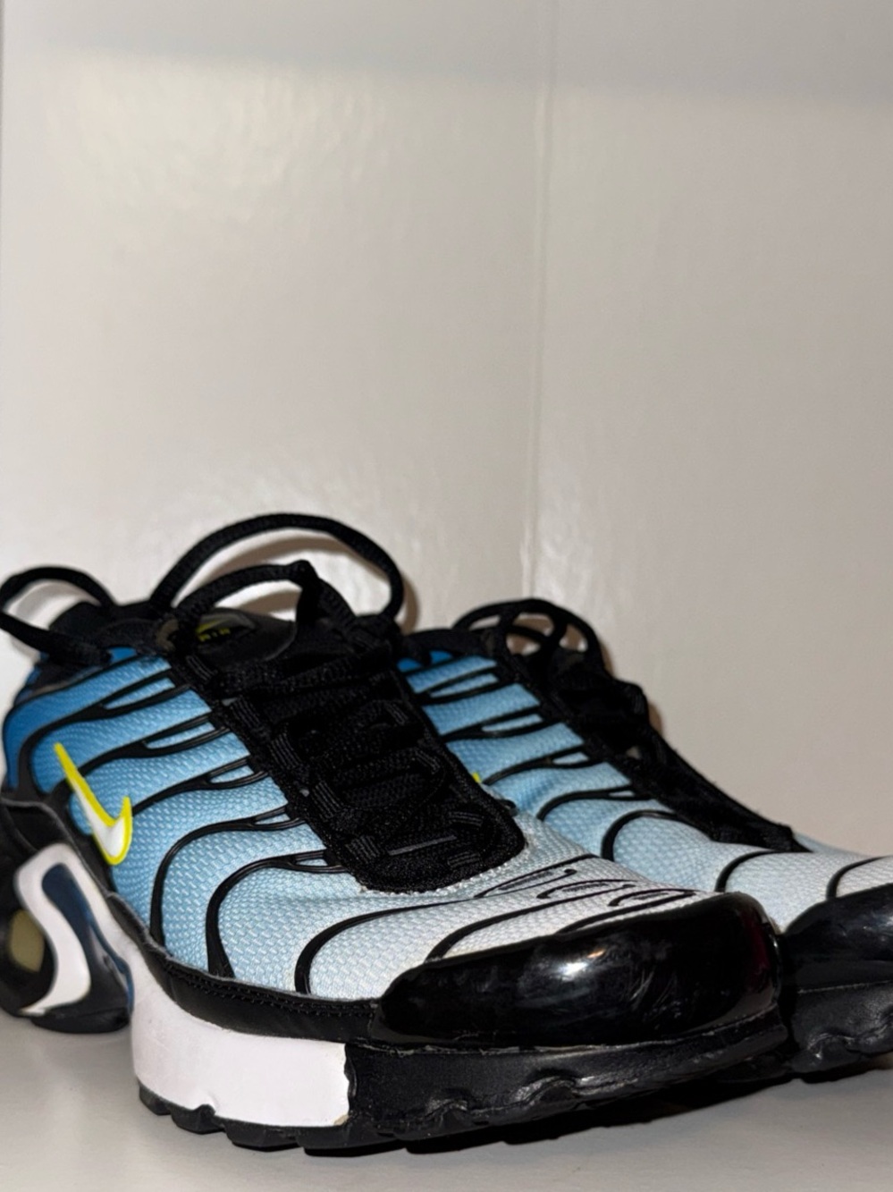 Nike Kids TN 4.5Y Blue Gradient Foam Runner Sneakers with Yellow Swoosh